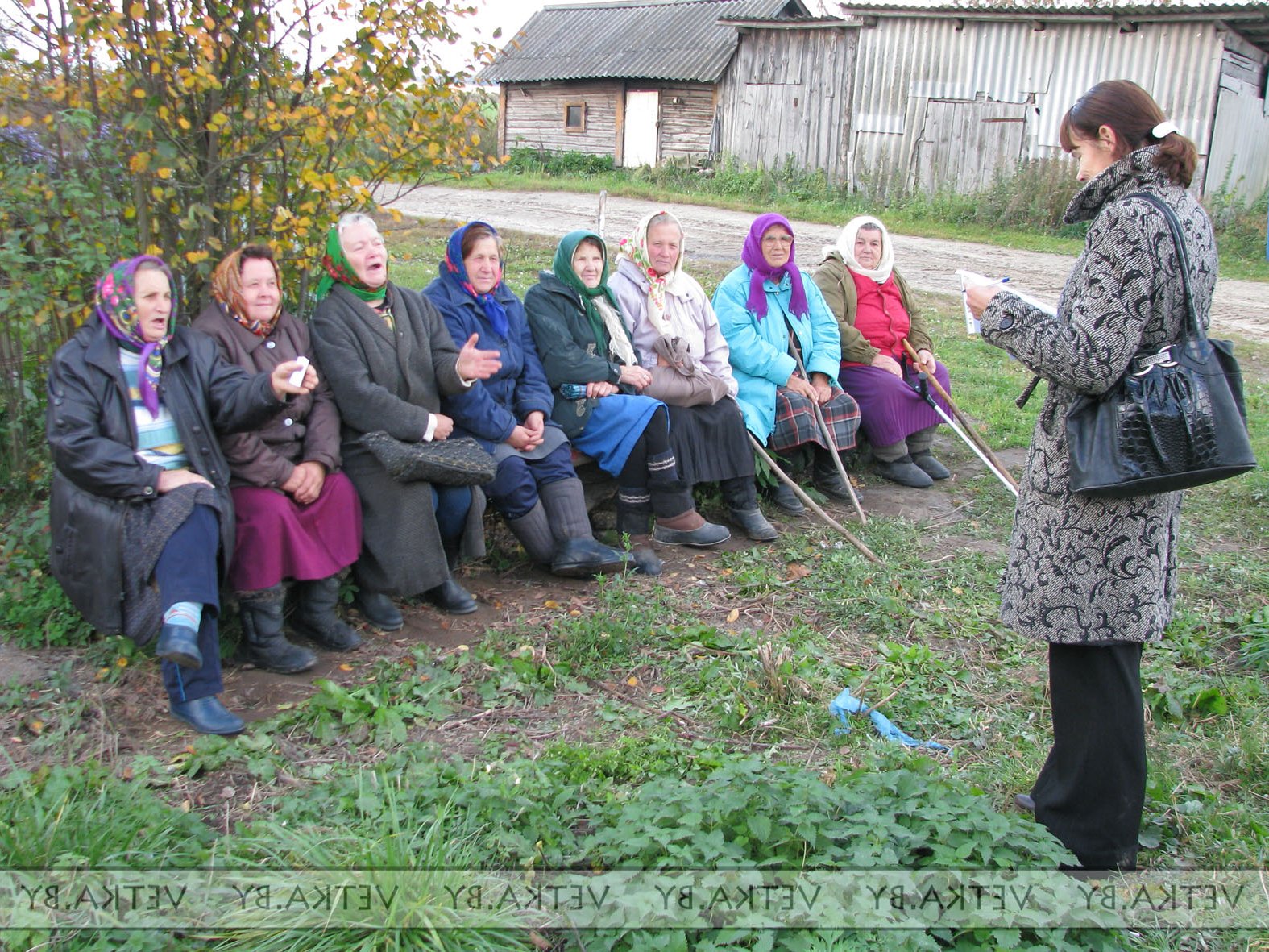 Деревенский клуб бабушки